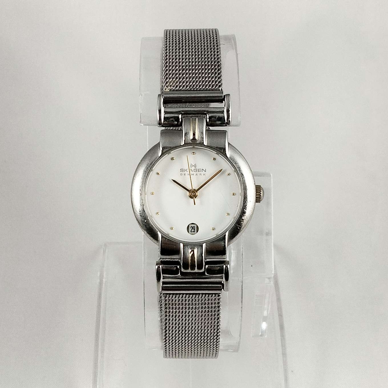 Skagen Unisex Watch, Gold Tone Hour Markers and Hands, Mesh Strap