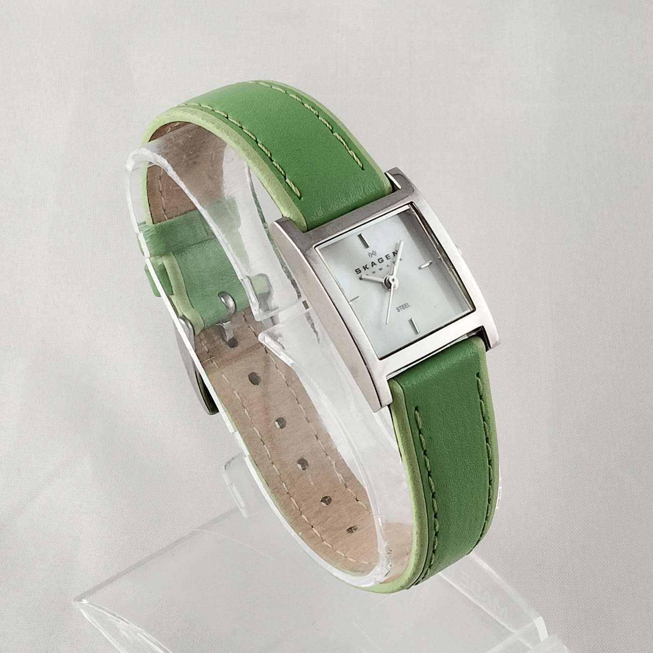 Skagen Unisex Watch, Mother of Pearl Dial, Green Genuine Leather Strap