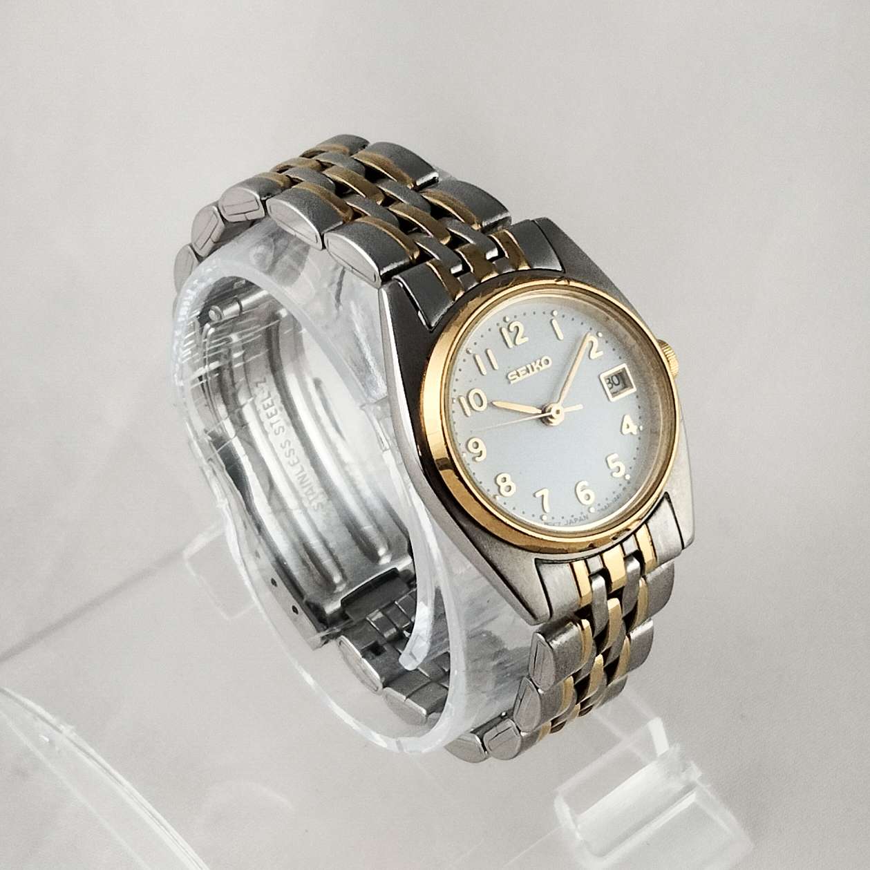 Seiko Watch, White Dial and Gold Tone Details, Bracelet Strap