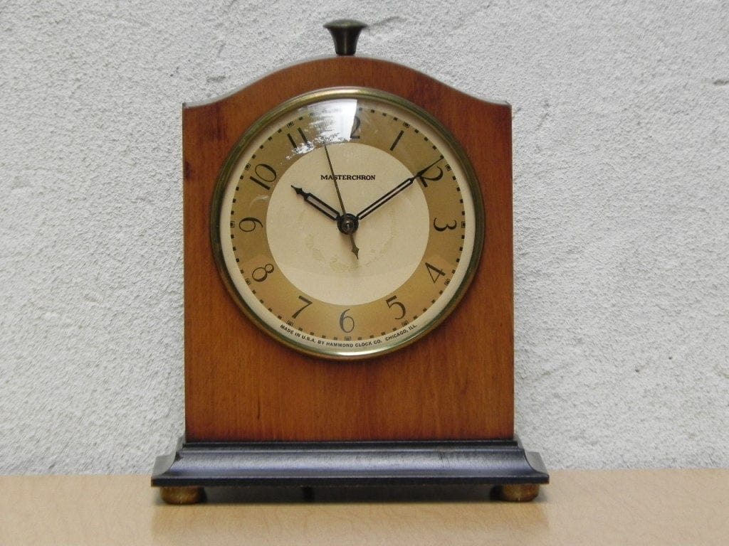 I Like Mike's Mid Century Modern Clock Masterchron 1940s Wood Mantel Clock by Hammond