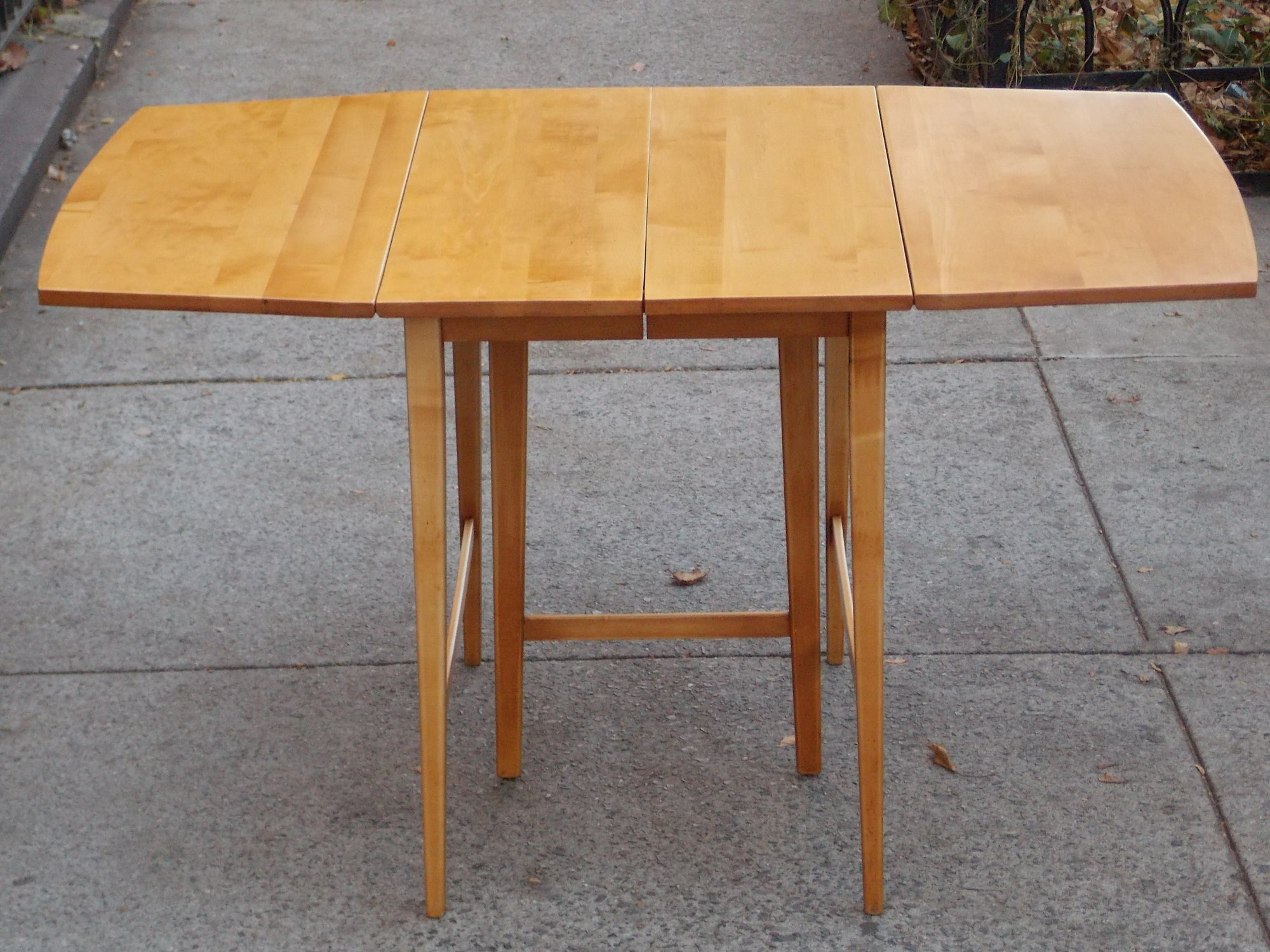 RESTORING A PAUL MCCOBB DROP-LEAF DINING TABLE