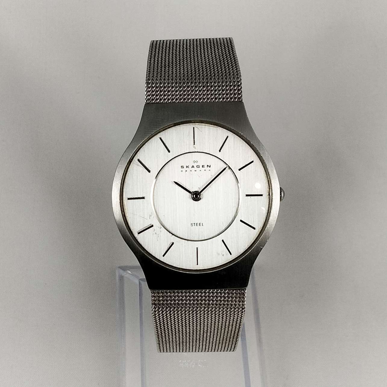 Skagen Oversized Unisex Watch, Dash Hour Markers, Mesh Strap