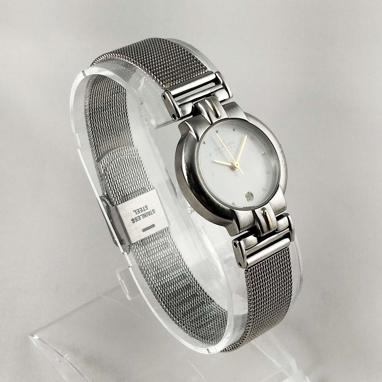 Skagen Round Silver Tone Watch, Gold Tone Hour Markers and Hands, Mesh Strap Mixed Metals