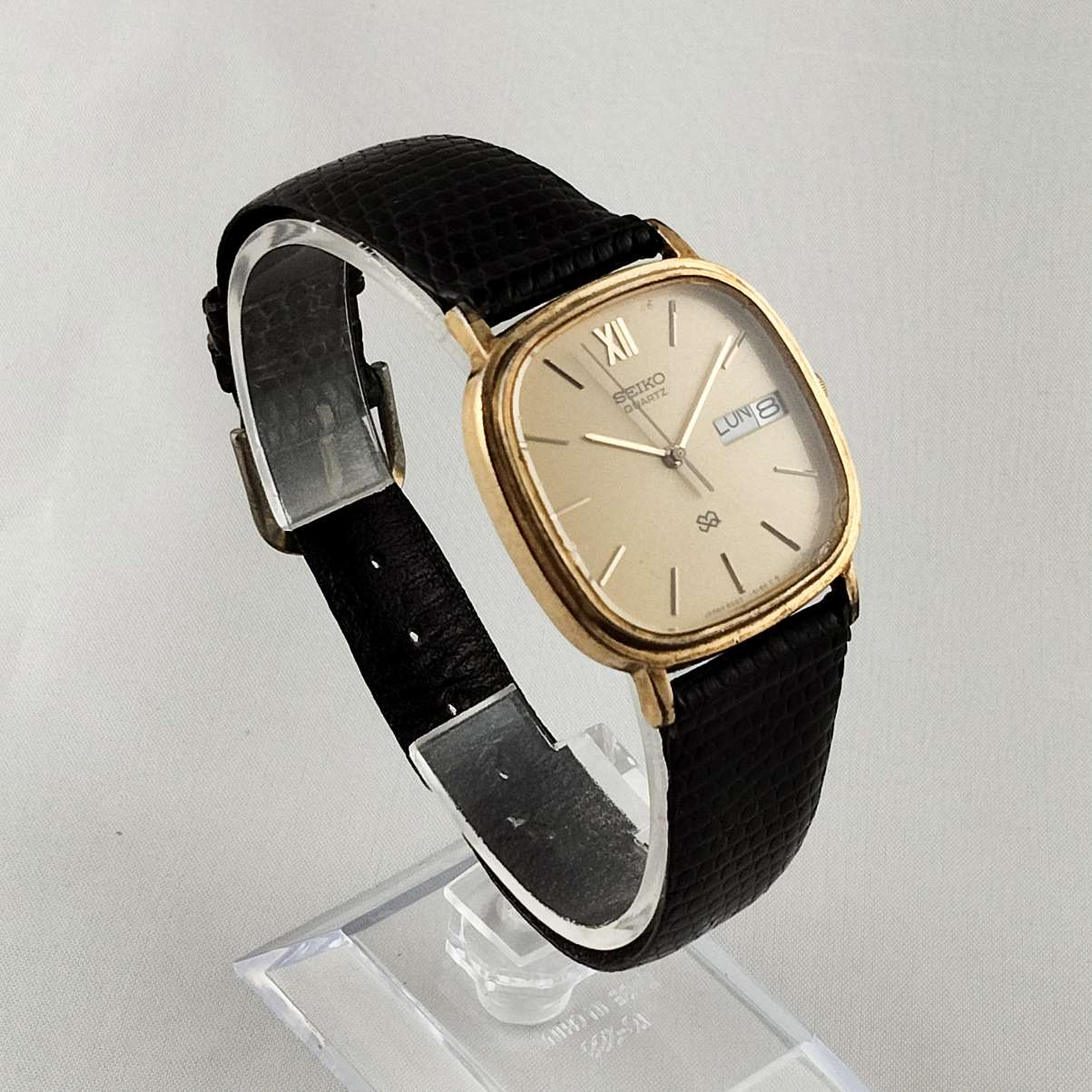 Seiko Unisex Watch, Gold Tone Details, Brown Textured Leather Strap