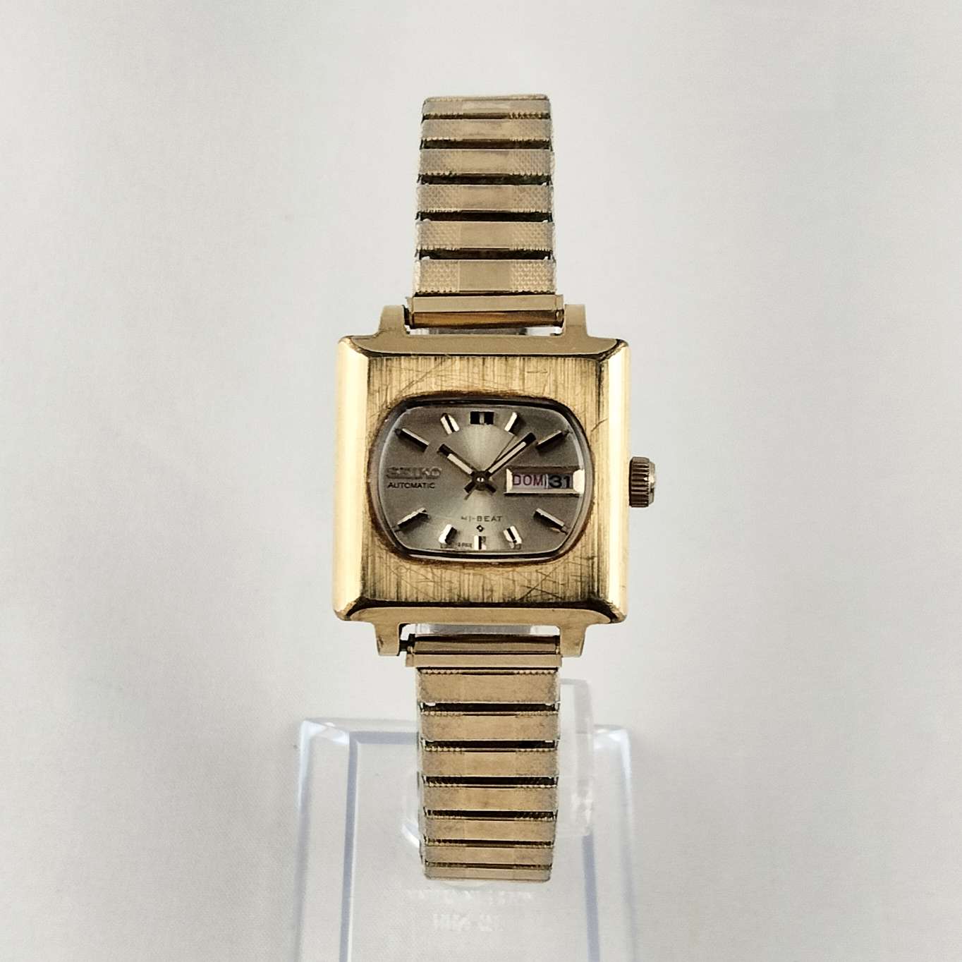 Seiko Unisex Watch, Unique Face and Dial, Stretch Strap