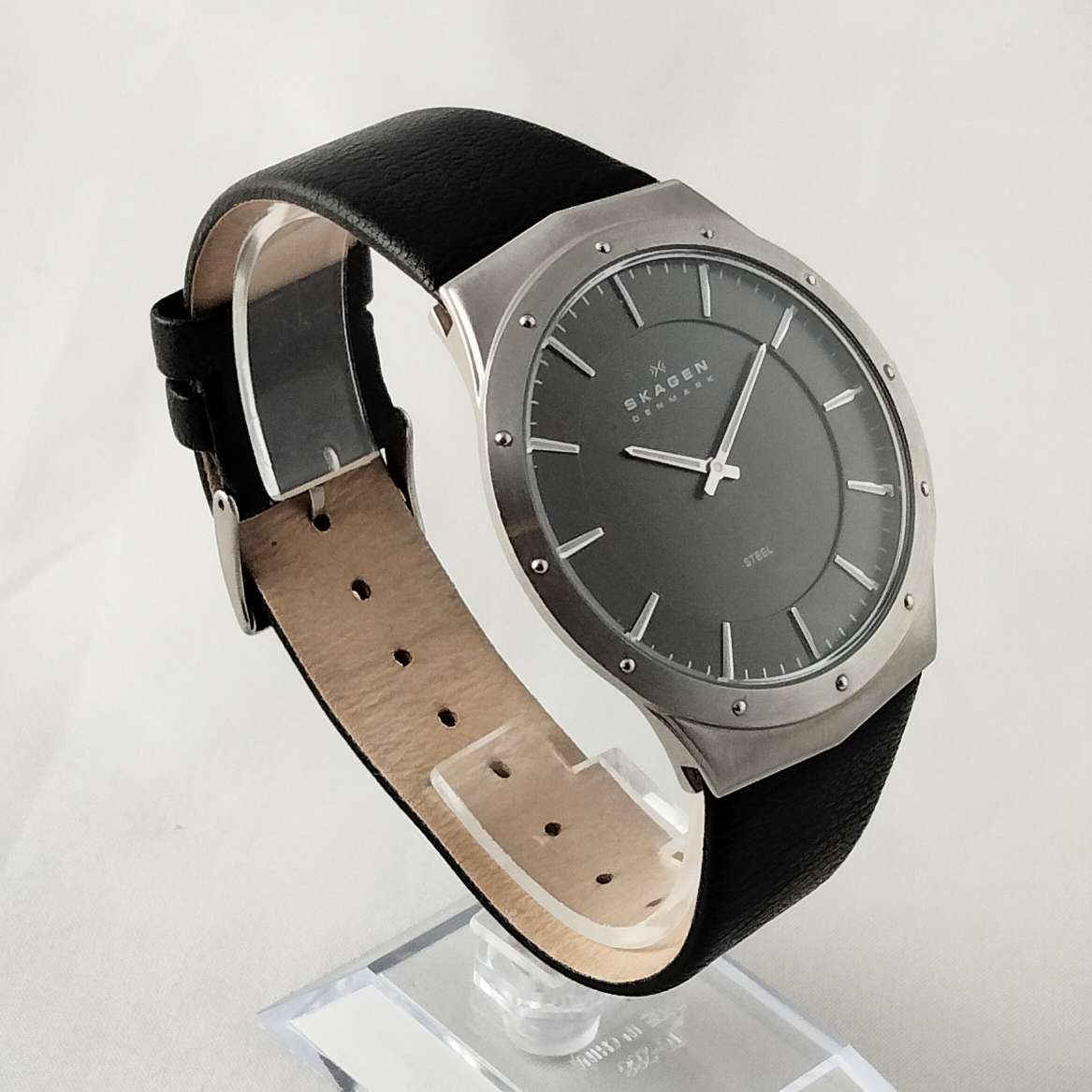 Skagen Oversized Men's Watch, Dark Gray Dial, Genuine Leather Strap