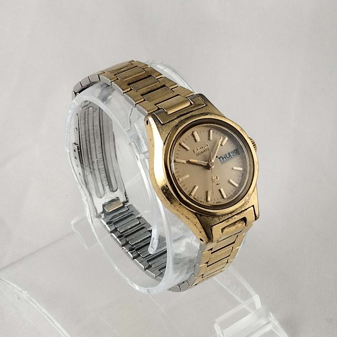 Seiko Quartz Watch, Gold Tone Details, Bracelet Strap