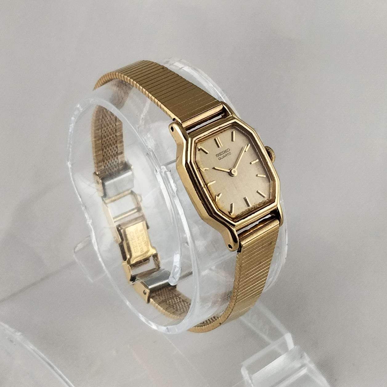 Seiko Quartz Watch, Octagonal Dial, Gold Tone Details, Link Strap