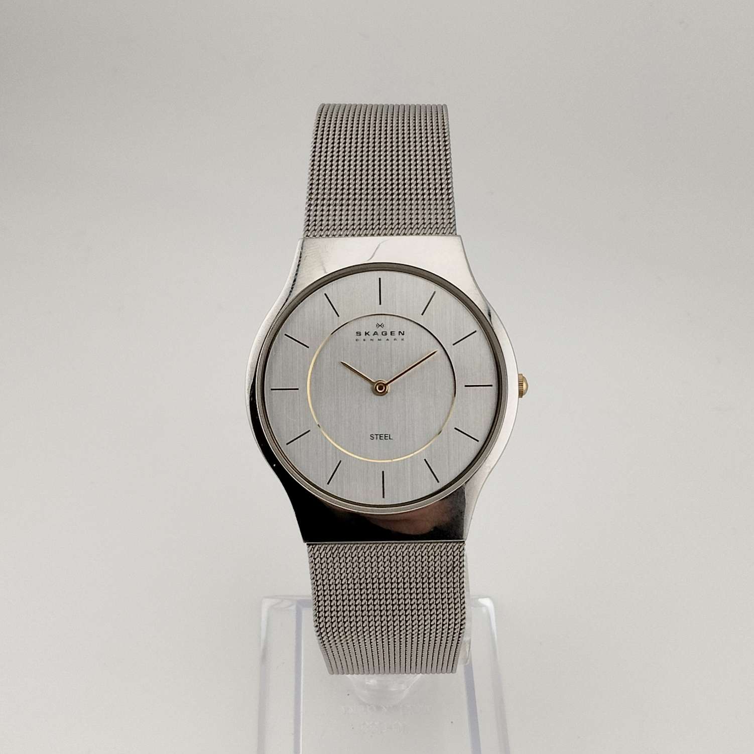 Skagen Unisex Silver Tone Watch, Gold Tone Details, Round Dial, Adjustable Mesh Strap