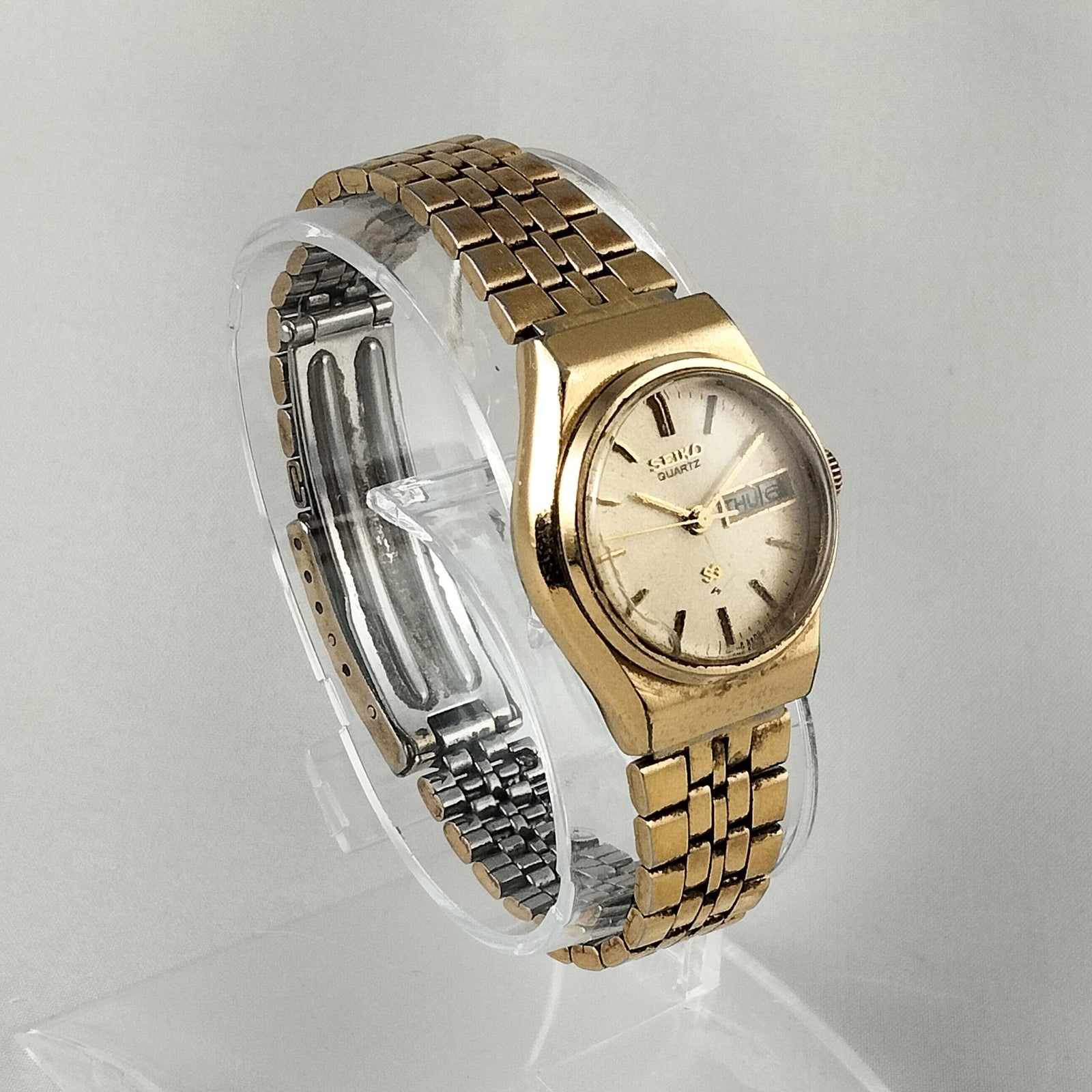 Seiko Quartz Watch, Gold Tone, Raised Crystal, Bracelet Strap
