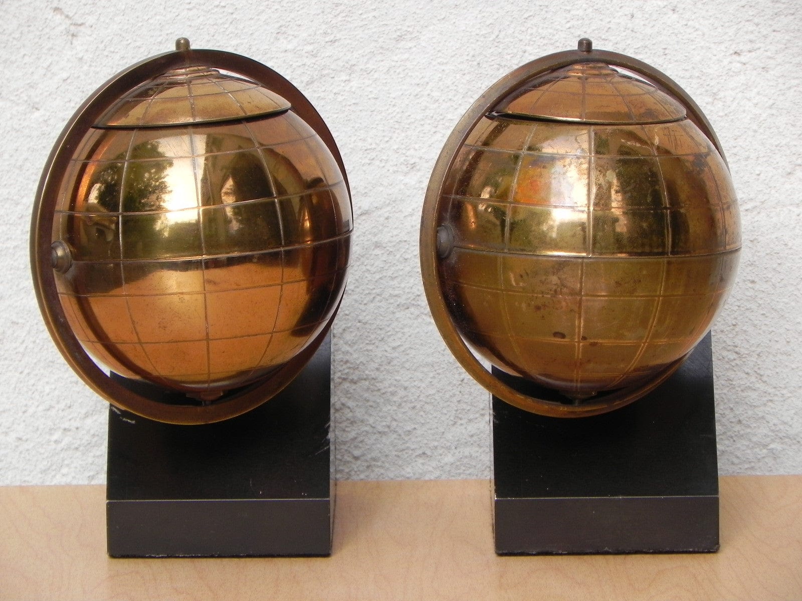 I Like Mike's Mid-Century Modern Accessories Globe Metal Bookends with Tobacco Holder Compartments