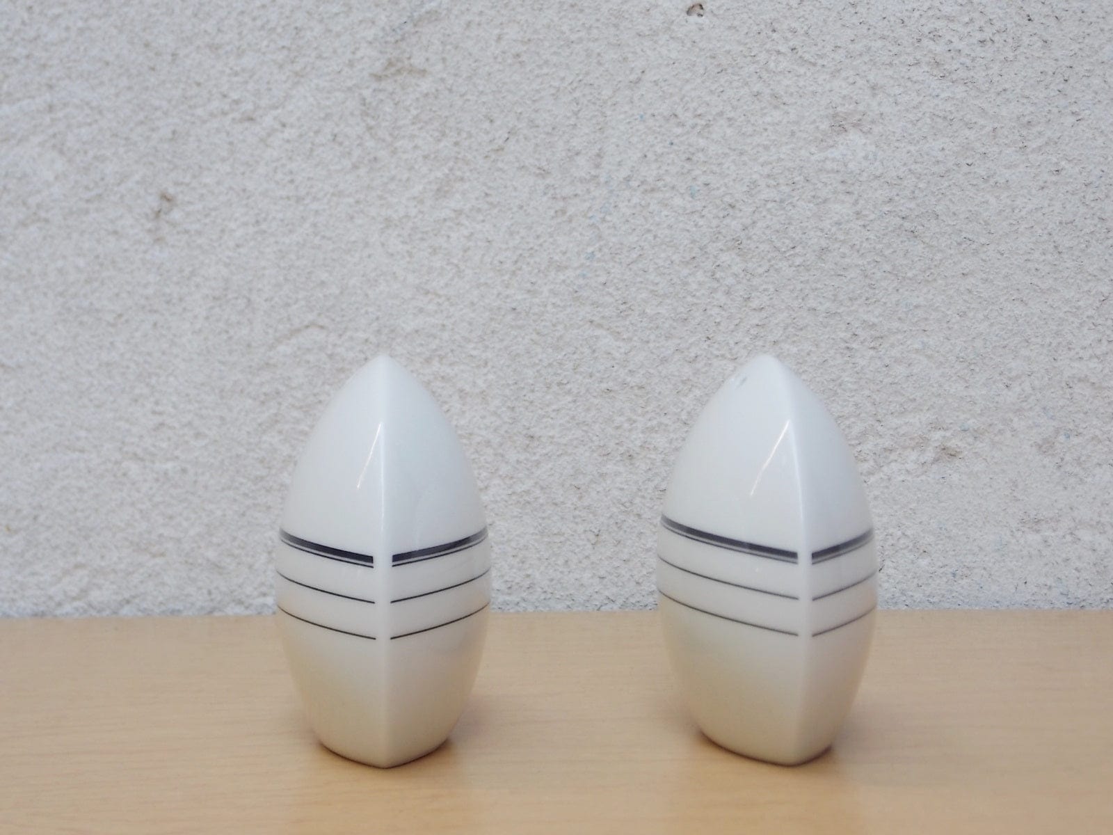 I Like Mike's Mid Century Modern Accessories Mid Century Modern Round White Ceramic Salt & Pepper Shakers Set