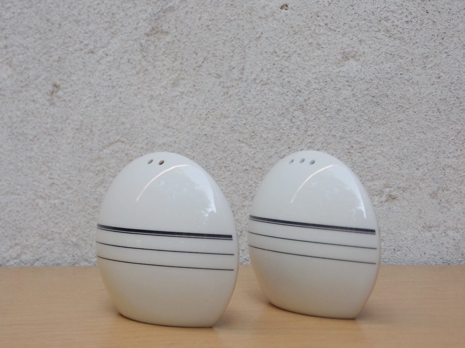 I Like Mike's Mid Century Modern Accessories Mid Century Modern Round White Ceramic Salt & Pepper Shakers Set