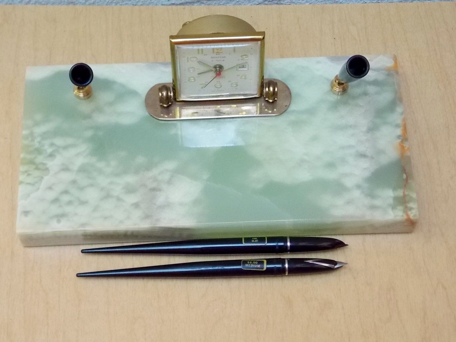 I Like Mike's Mid Century Modern Accessories Scottco Green Marble Desk Clock Two-Pen Pen Set
