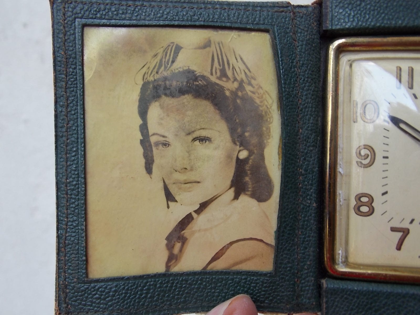 I Like Mike's Mid Century Modern Clock Florn Wind-Up Travel Clock from 1940's with Gene Tierney & Betty Grable