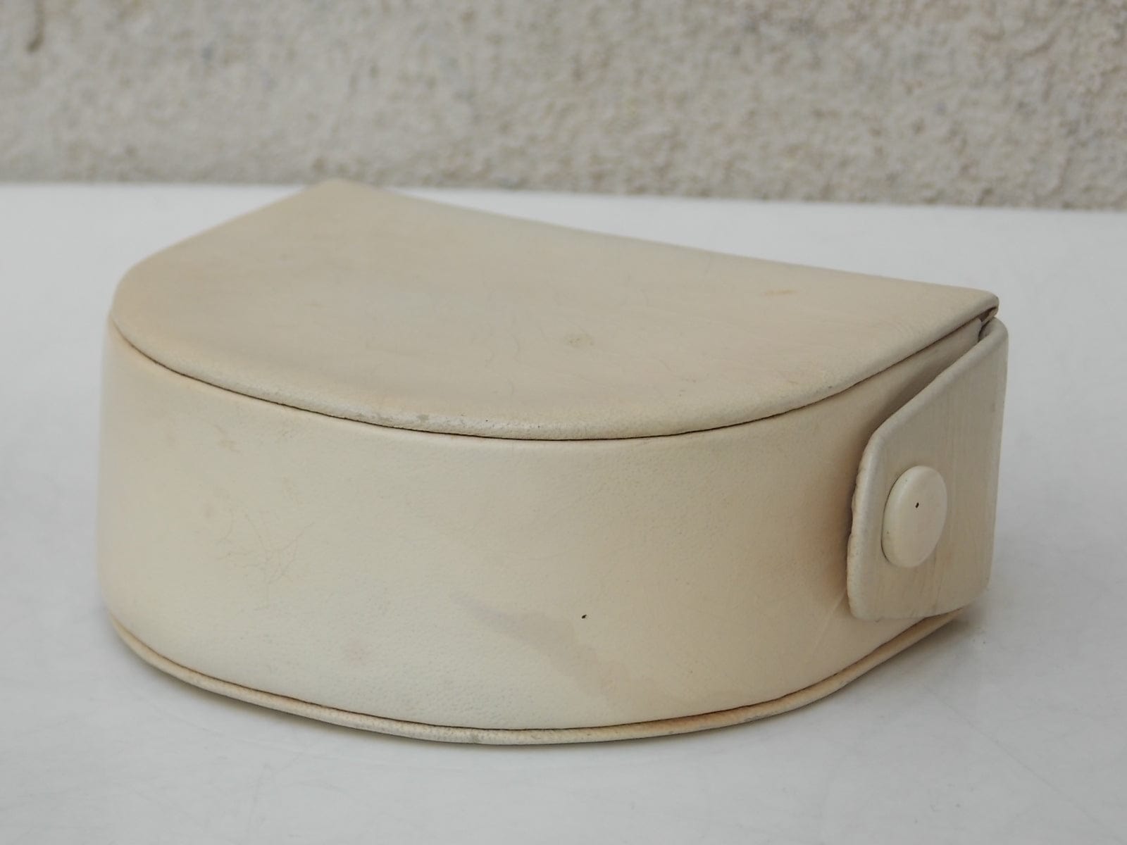 I Like Mike's Mid Century Modern Clock Sheffield Floral Travel Clock in White Leather Case, Wind Up