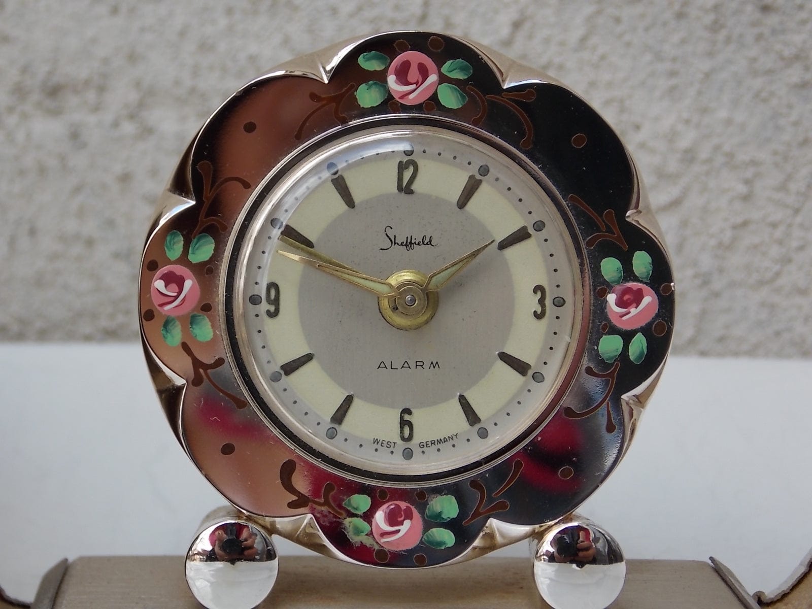 I Like Mike's Mid Century Modern Clock Sheffield Floral Travel Clock in White Leather Case, Wind Up