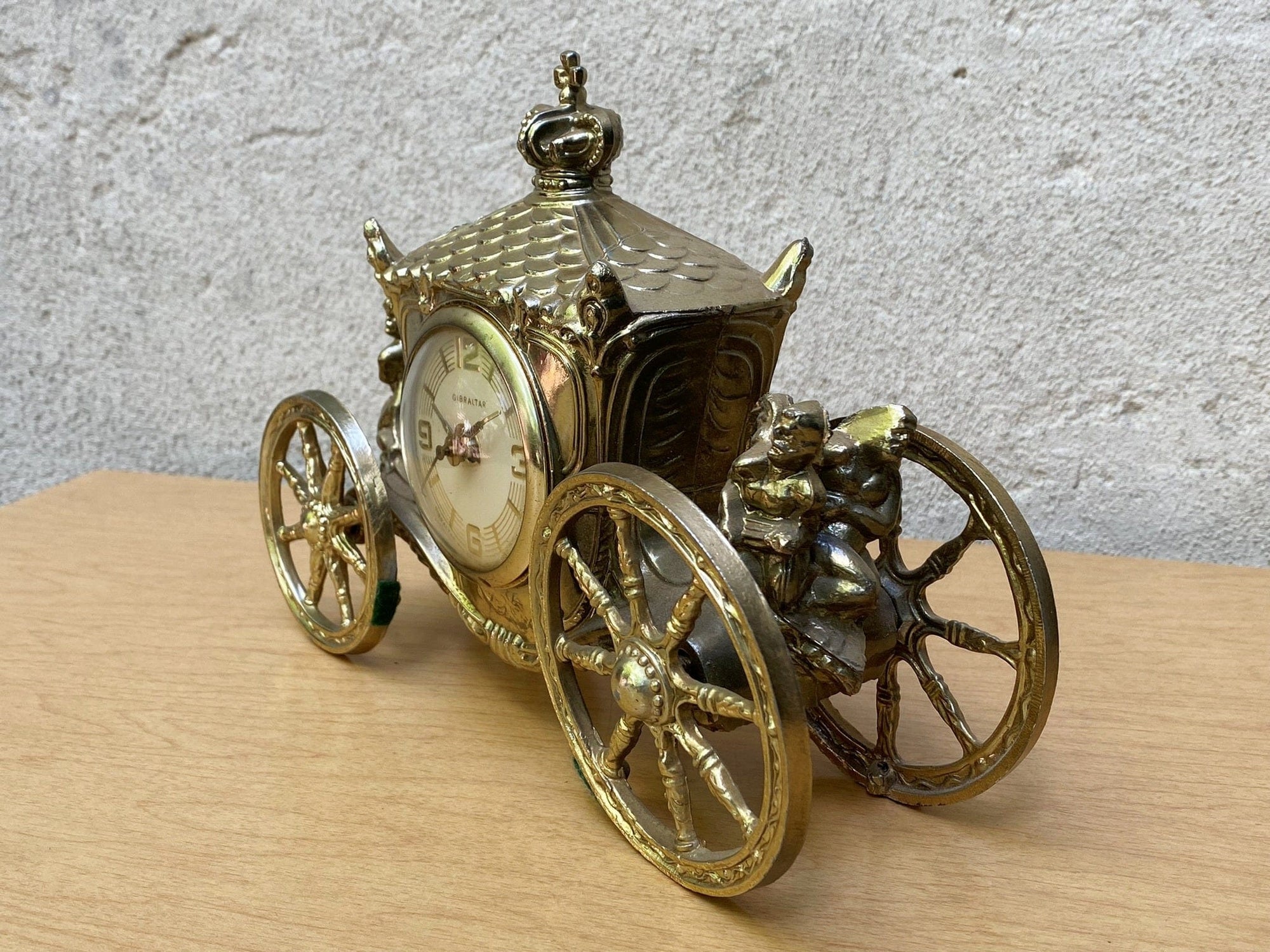 I Like Mike's Mid Century Modern Clock Vintage Coronation Gold State Coach Novelty Clock, Circa 1950