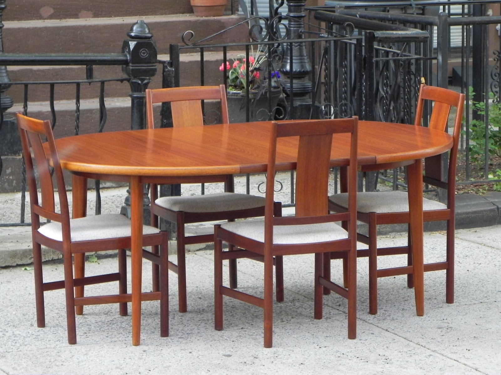 I Like Mike's Mid-Century Modern Furniture DANISH MODERN TEAK DINING SET, 100% RESTORED, 2 LEAVES & 4 REUPHOLSTERED CHAIRS