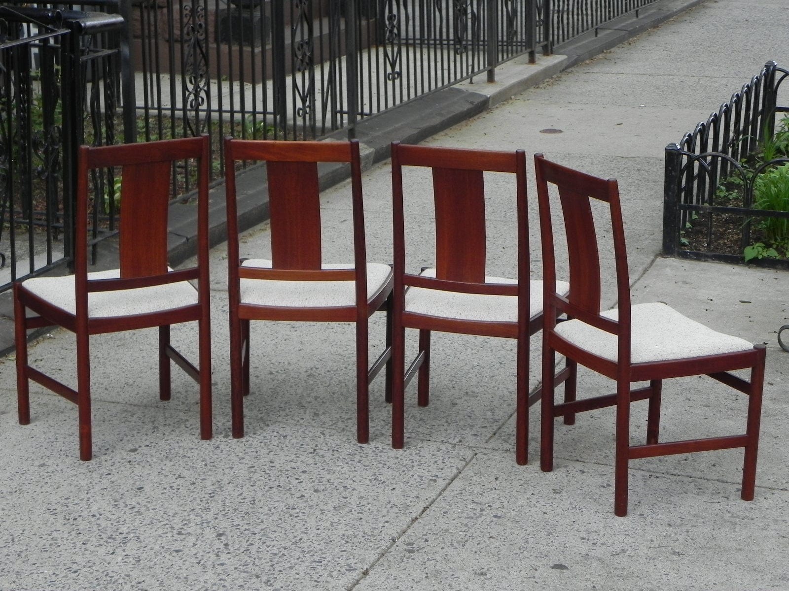 I Like Mike's Mid-Century Modern Furniture DANISH MODERN TEAK DINING SET, 100% RESTORED, 2 LEAVES & 4 REUPHOLSTERED CHAIRS