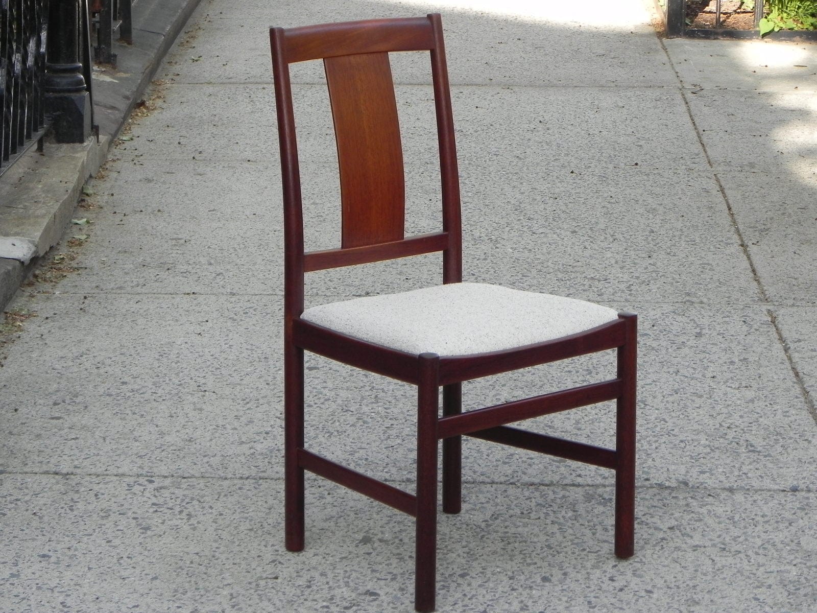 I Like Mike's Mid-Century Modern Furniture DANISH MODERN TEAK DINING SET, 100% RESTORED, 2 LEAVES & 4 REUPHOLSTERED CHAIRS