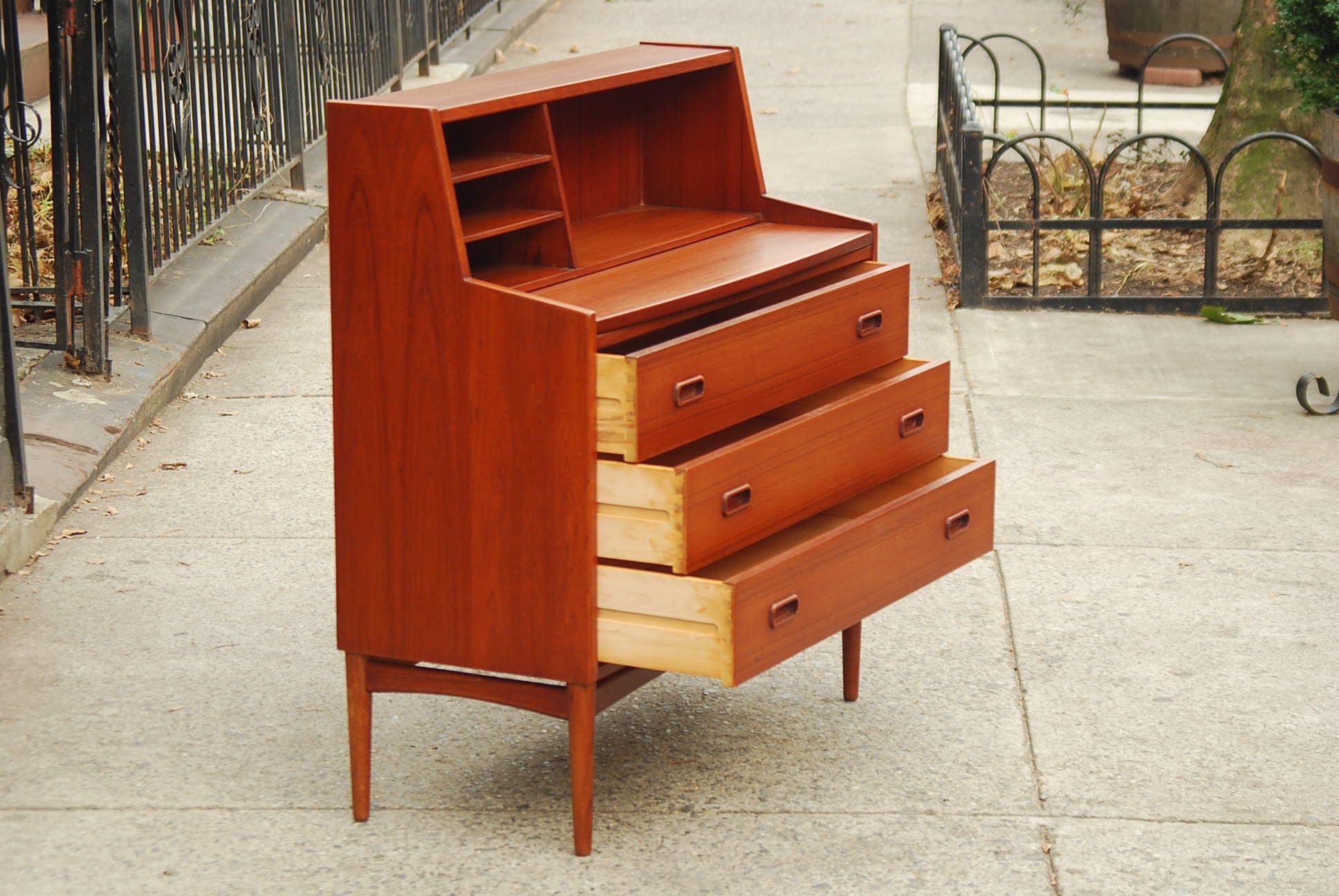 I Like Mike's Mid-Century Modern Furniture SOLD -- DANISH MODERN TEAK COMPACT SECRETARY D ESK BY hOVMAND OLSEN