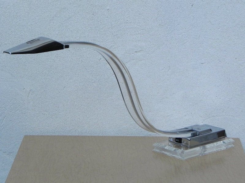 I Like Mike's Mid Century Modern lighting Lucite Neo-Deco Cobra High Low Desk Lamp from the 1980s