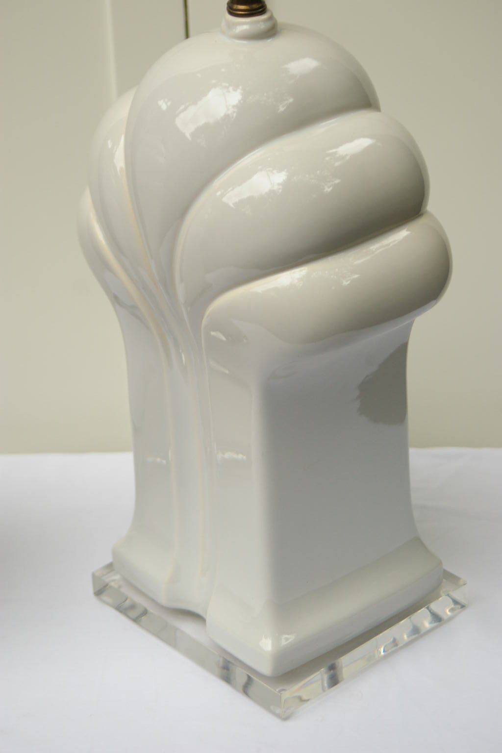 I Like Mike's Mid-Century Modern lighting Pair Big White Hollywood Regency Deco Ceramic Lamps with Lucite Bases