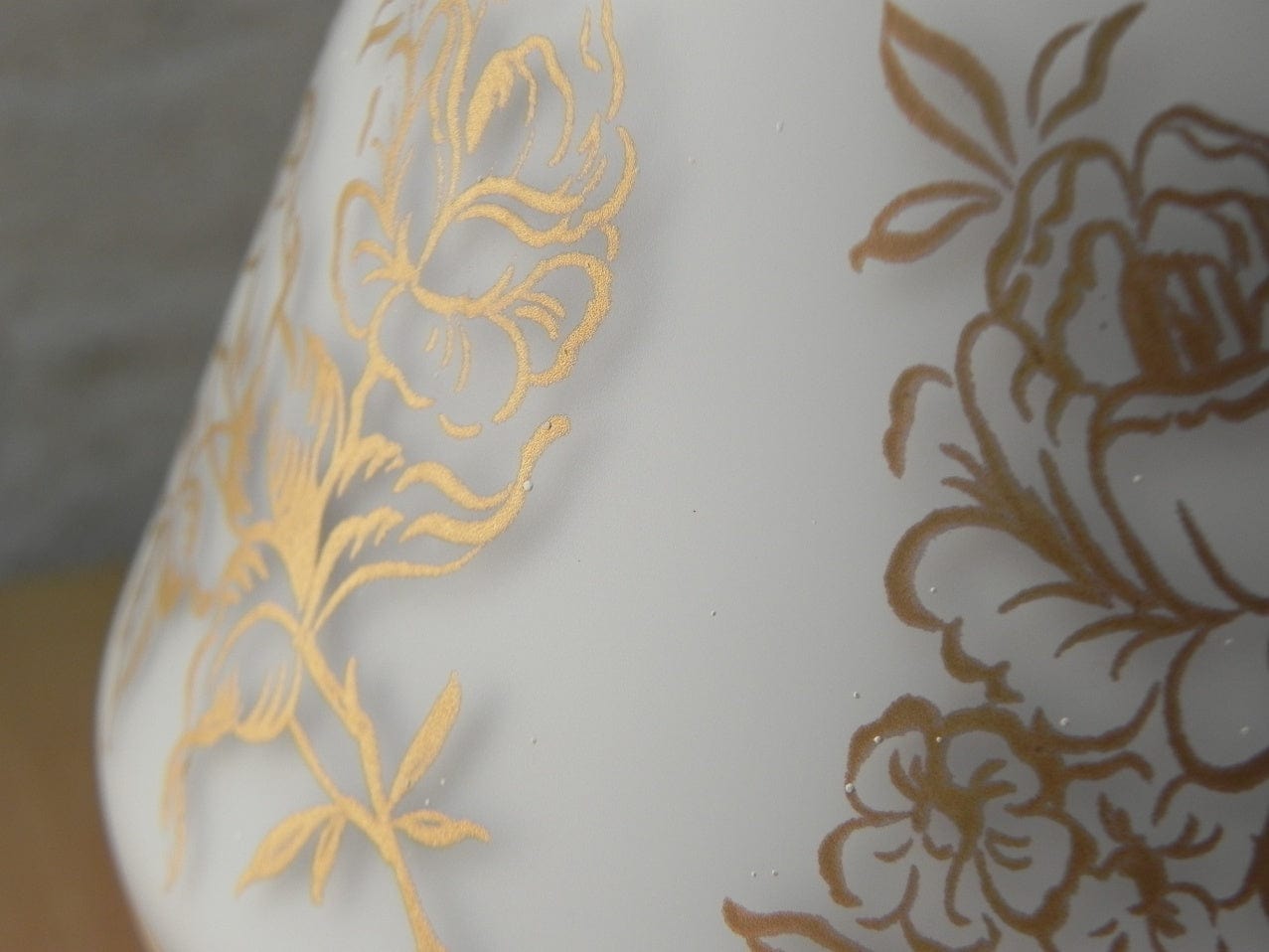 I Like Mike's Mid Century Modern lighting Pair Small White Glass Lamps with Gold Roses. Light Up Bases, Circa 1960
