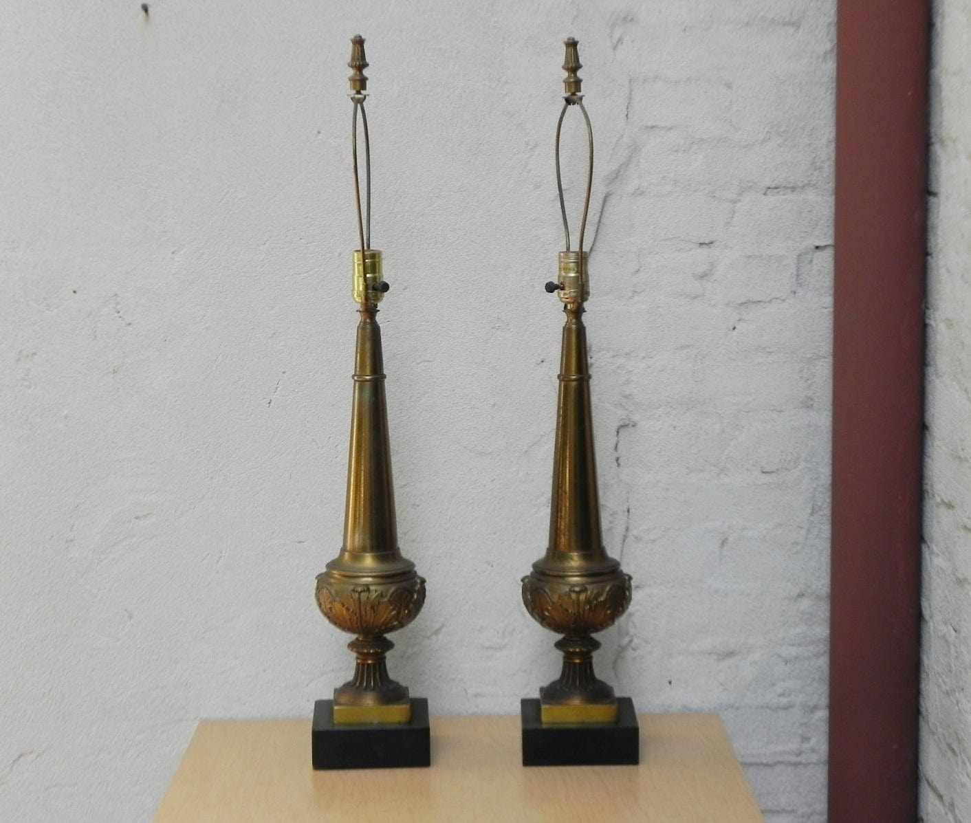 I Like Mike's Mid Century Modern lighting Pair Stiffel Cast Brass Neo Classical Obelisk Table Lamps