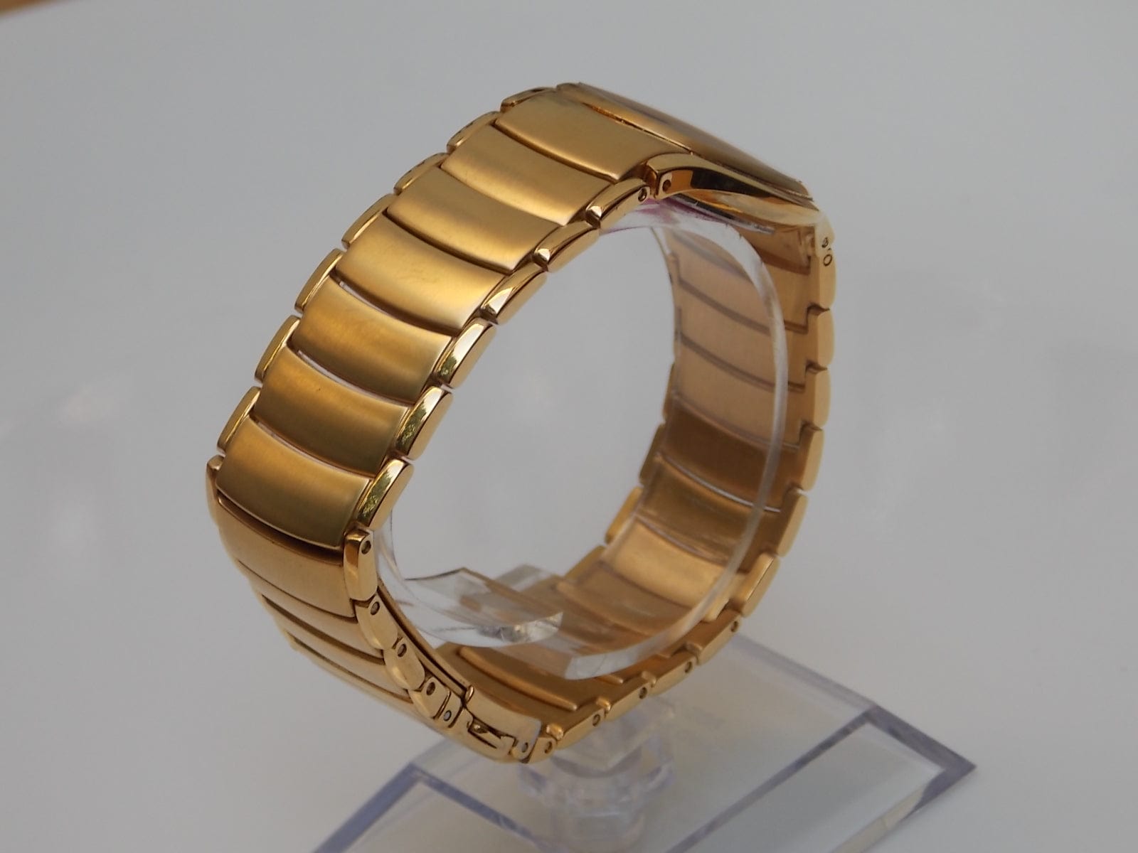I Like Mike's Mid Century Modern Skagen Women's Round Gold Link Black Face Watch, Push Button Deployment Clasp