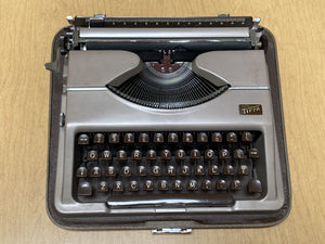 I Like Mike's Mid Century Modern typewriter Gossen Tippa Vintage Portable Typewriter in Case