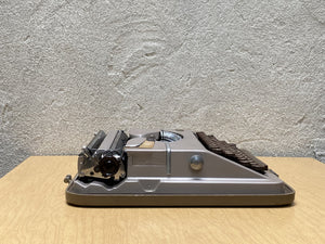 I Like Mike's Mid Century Modern typewriter Gossen Tippa Vintage Portable Typewriter in Case