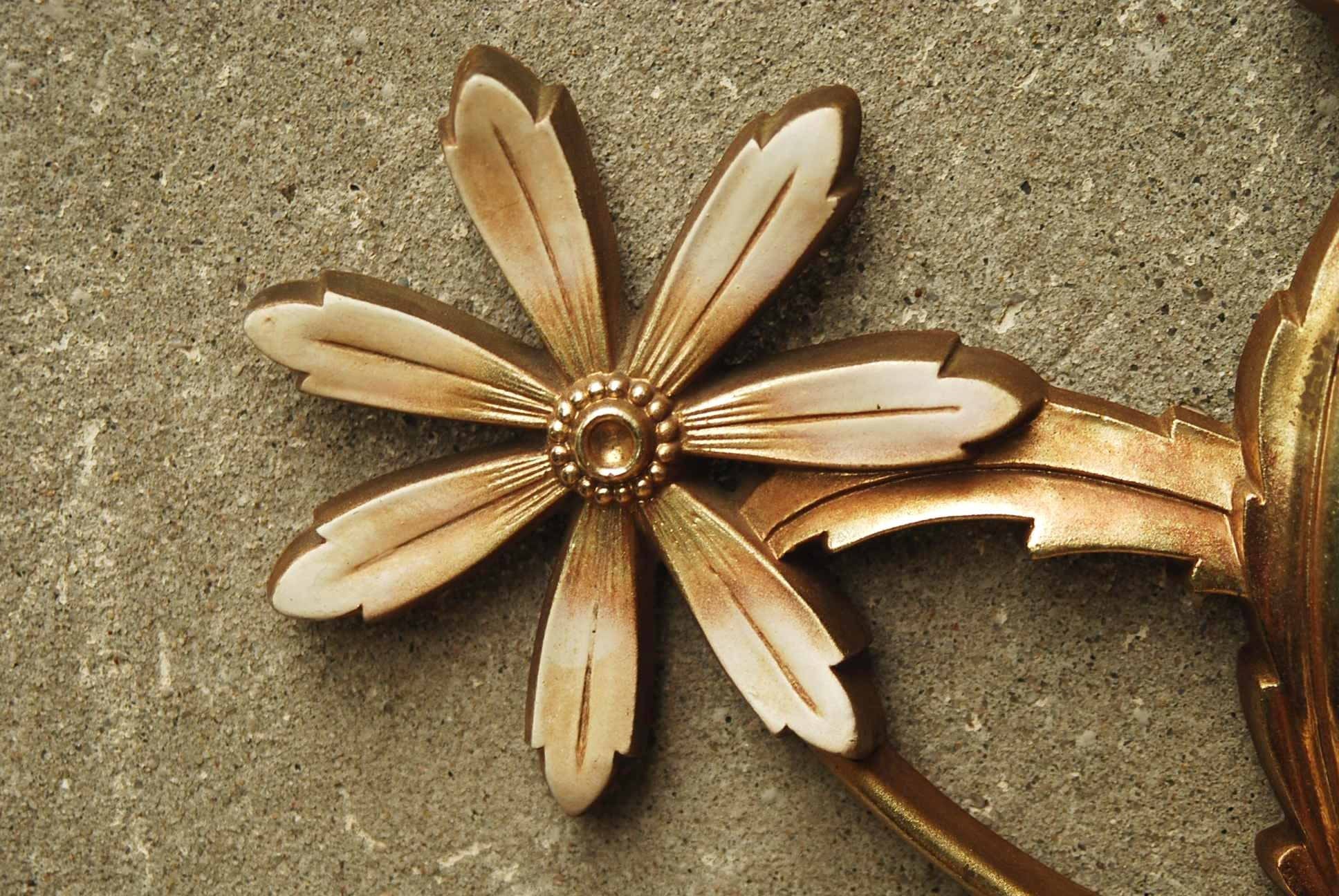 I Like Mike's Mid-Century Modern Wall Decor & Art Syroco Large Gilded Floral Arrangement Wall Hanging - Gold & White