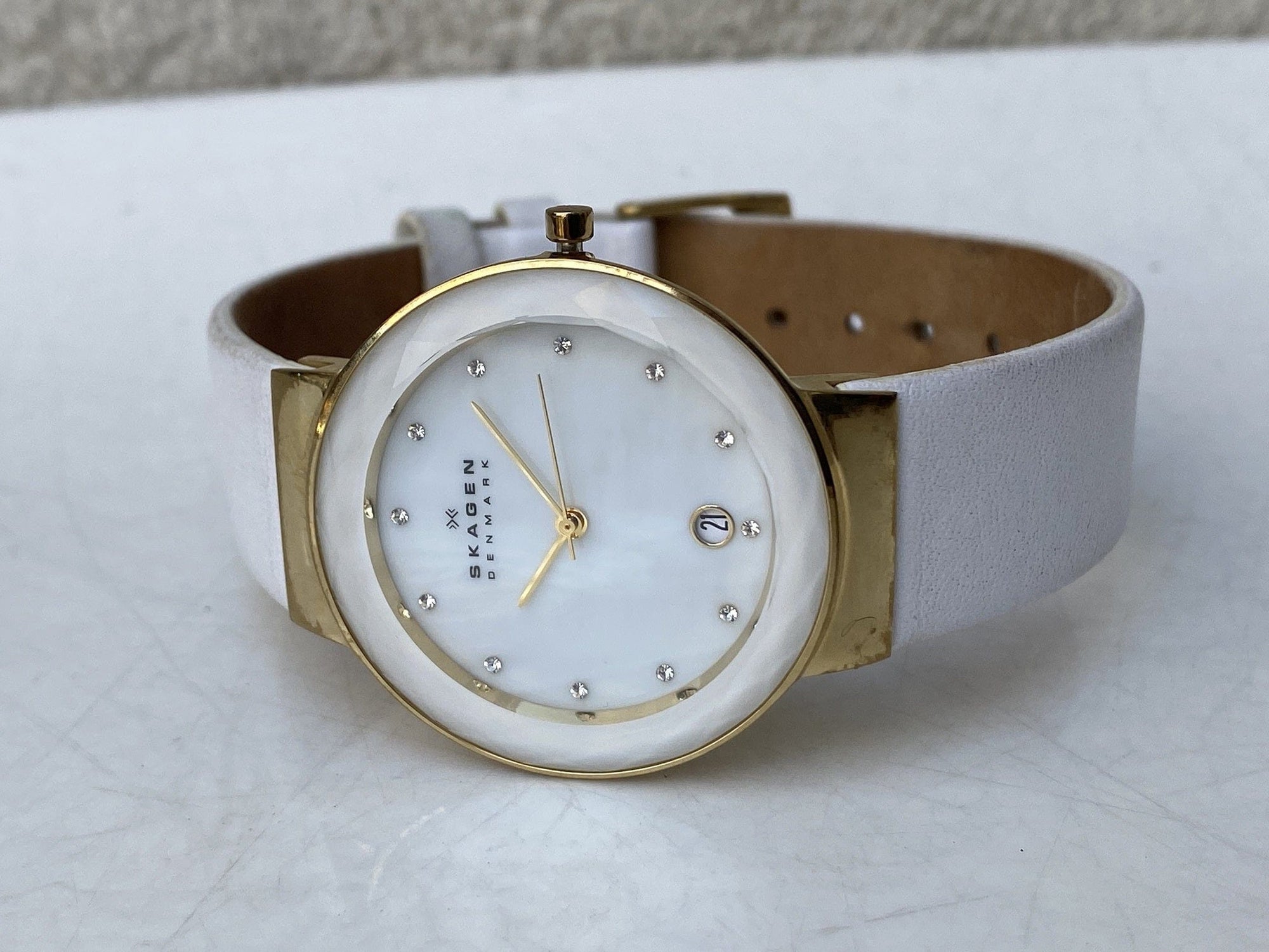 I Like Mike's Mid Century Modern Watch Skagen Women's Oversized White Goldtone Round Watch, Facet Cut, White Leather Band