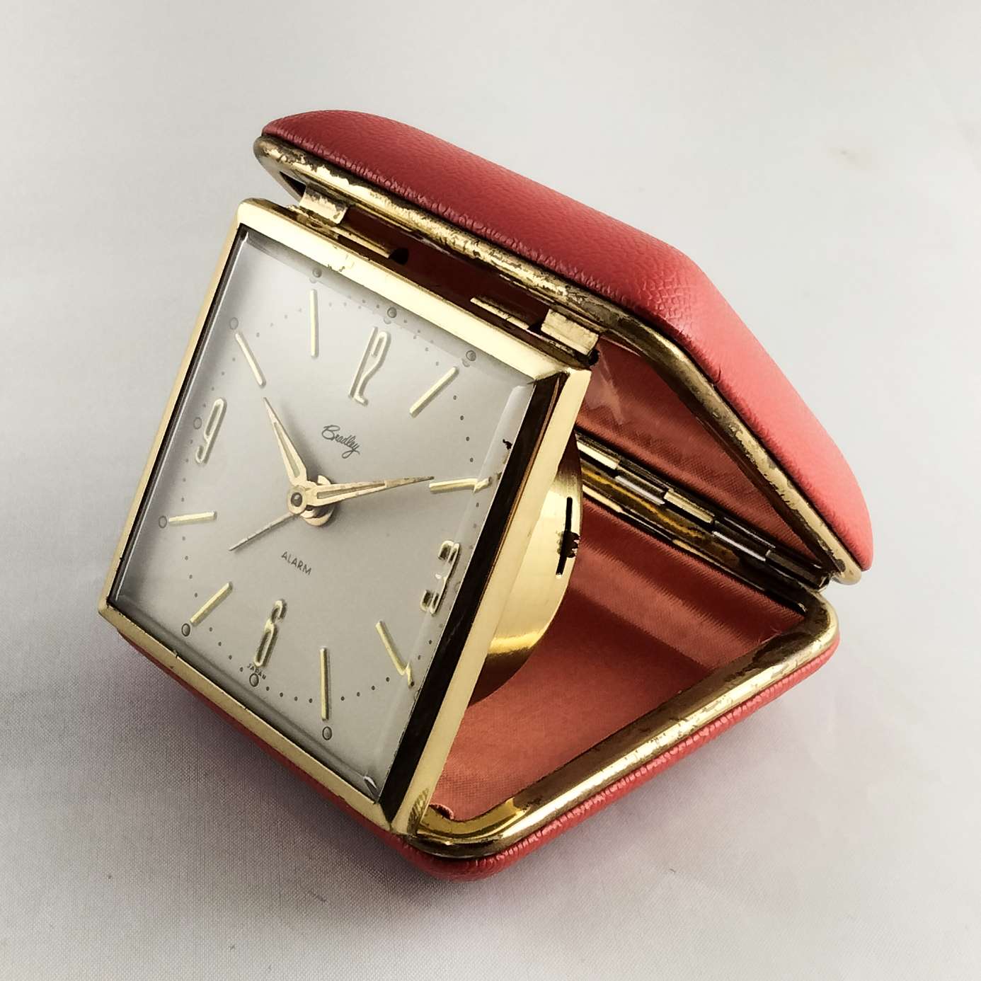 Bradley Wind Up Travel Clock, Red Pebbled Leather - I Like Mikes