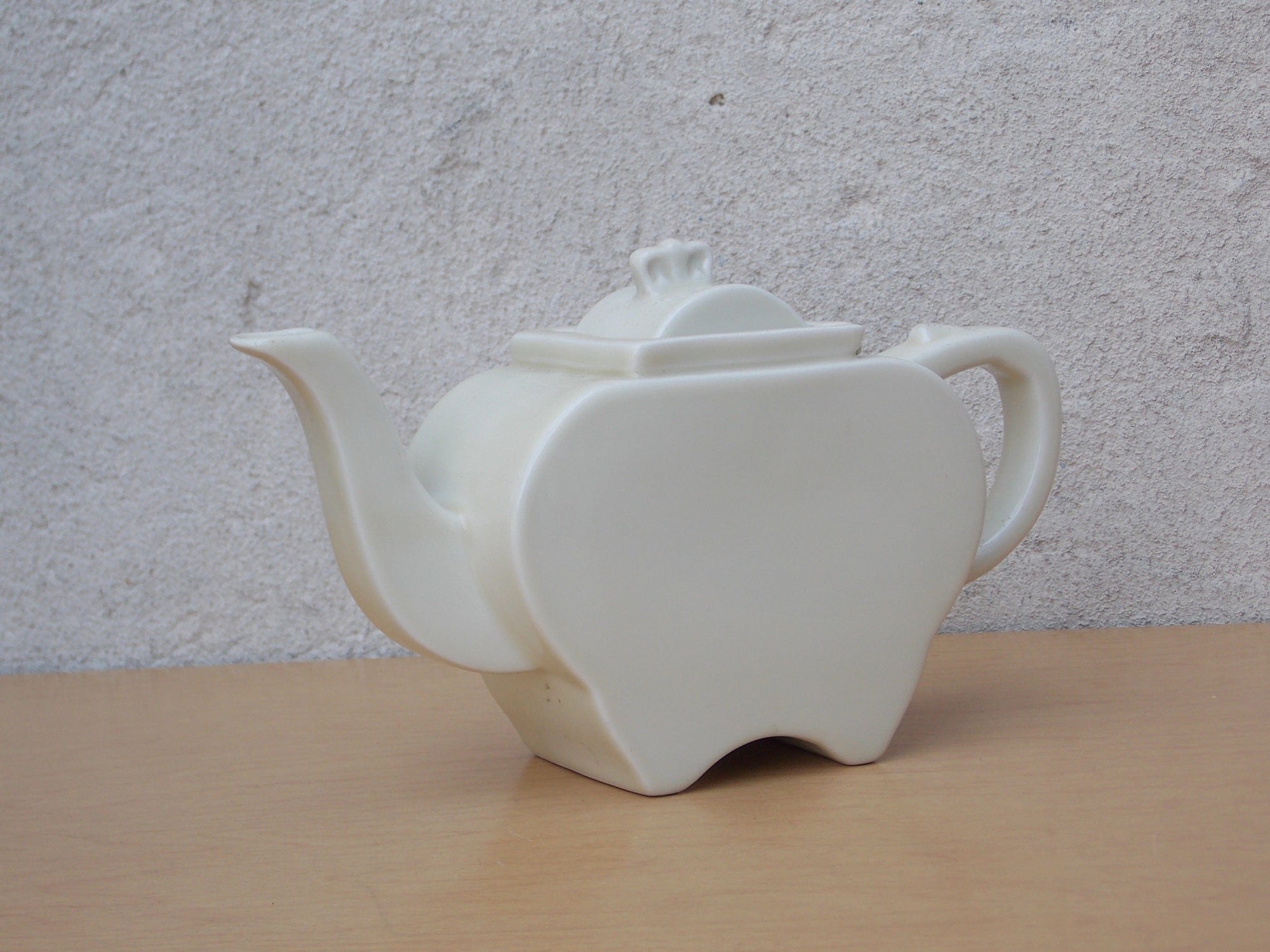 I Like Mikes Mid Century Modern Coffee Servers & Tea Pots Small White Interlocking Top Teapot by Fraunfelter