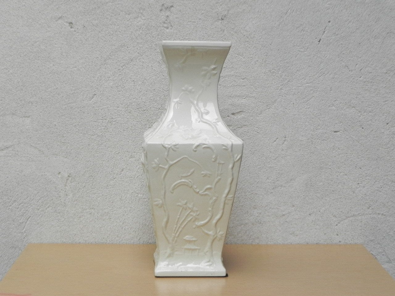 I Like Mikes Mid Century Modern Vases Large Creamy White Porcelain with Chinese Scenes