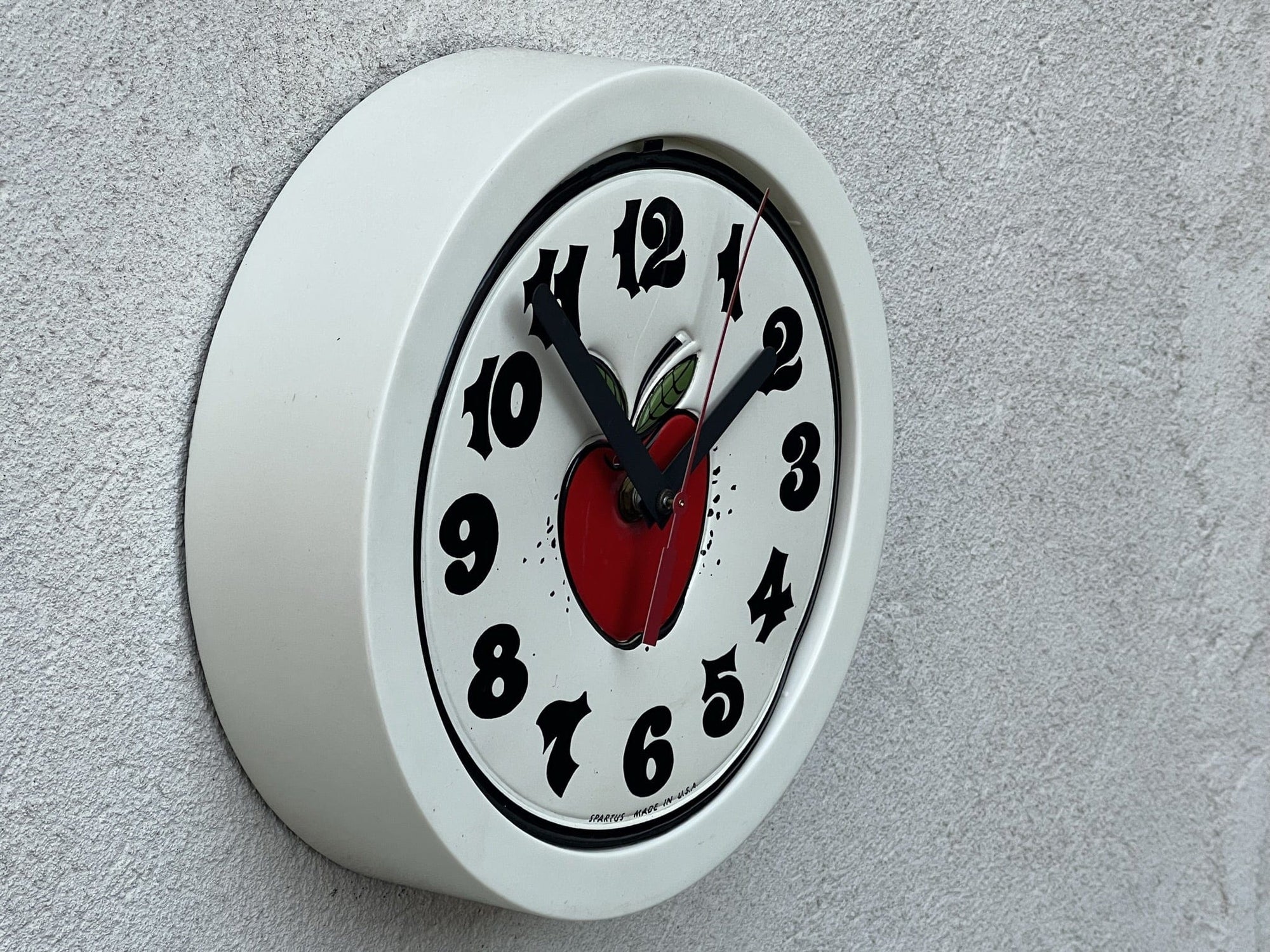 I Like Mikes Mid Century Modern Wall Clocks Vintage Round White Red Apple Kitchen Wall Clock by Spartus with Updated Quartz Movement