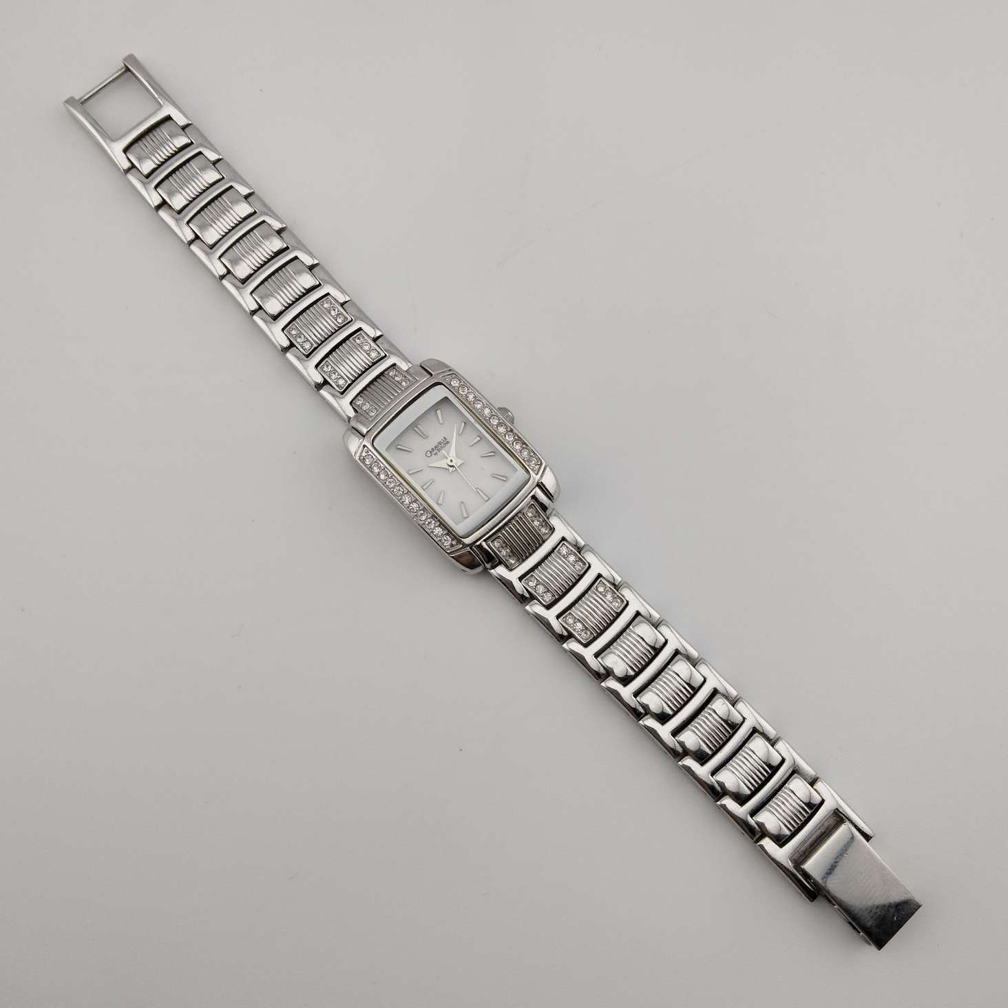 Bulova Petite Women display picture 1