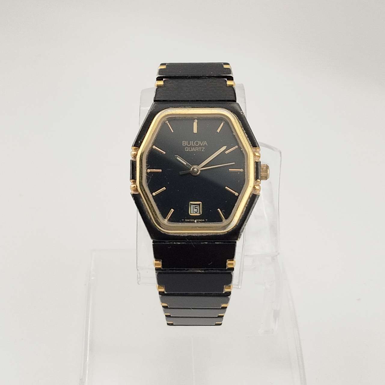 Vintage Bulova Gold-Tone Quartz Day-Date Black Dial Wristwatch‎ H9081 Unisex Bulova Women main image 3
