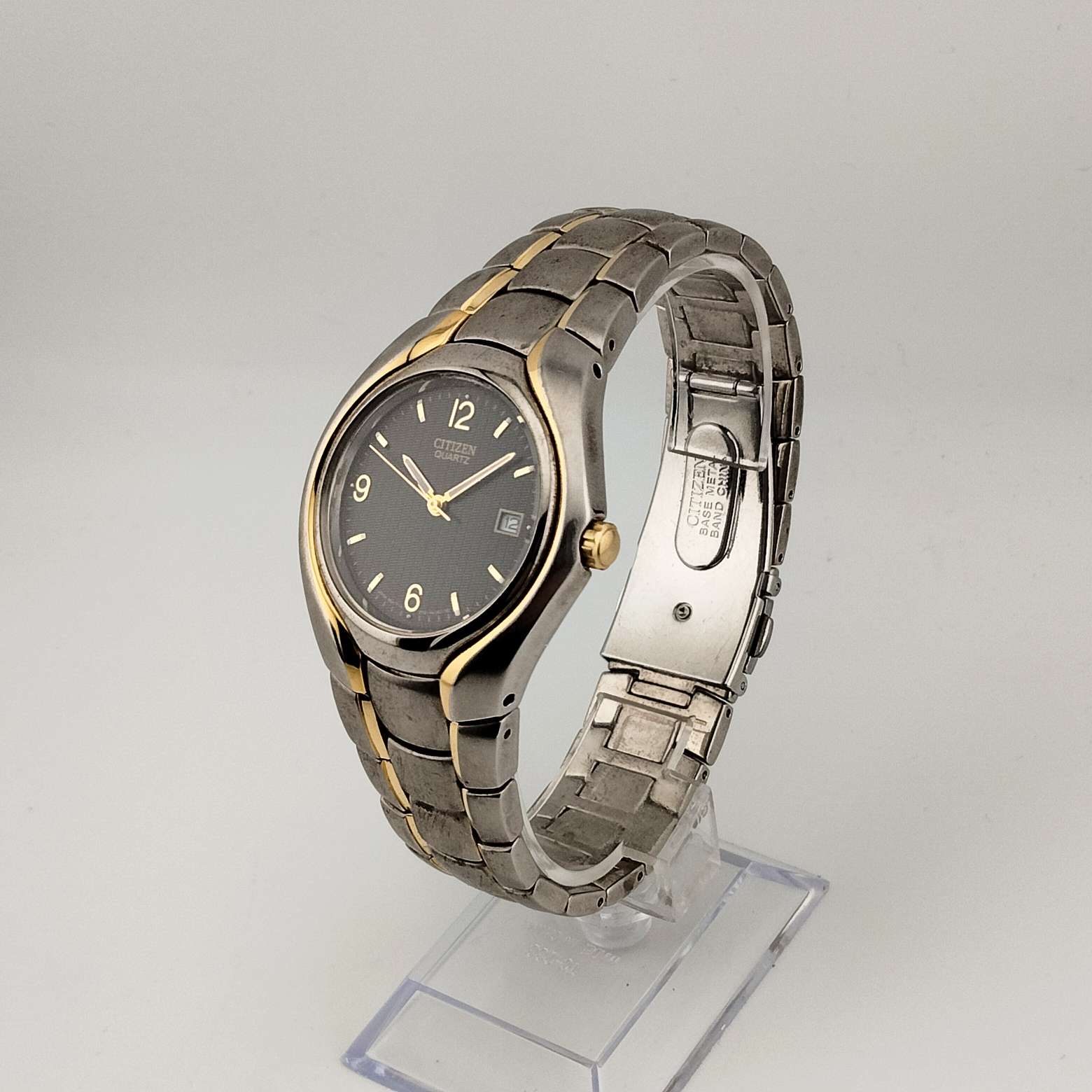 Citizen Black Dial Watch with Silver and Gold Bracelet Citizen Men main image 3