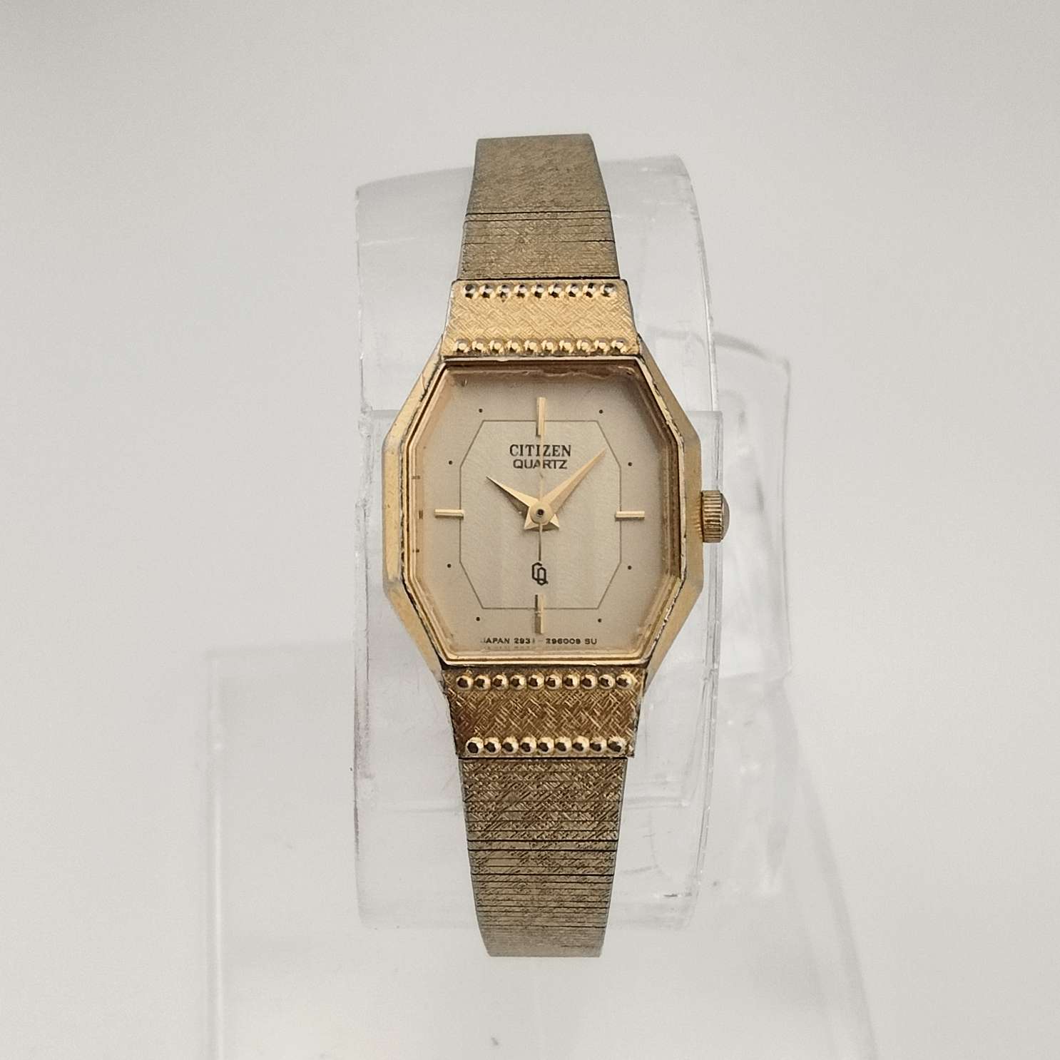 Vintage Citizen Quartz Gold Tone Octagonal Dress Watch Japan 3220-320247 Vintage Citizen Ladies 3220 Gold Circle Small Quartz  main image 3