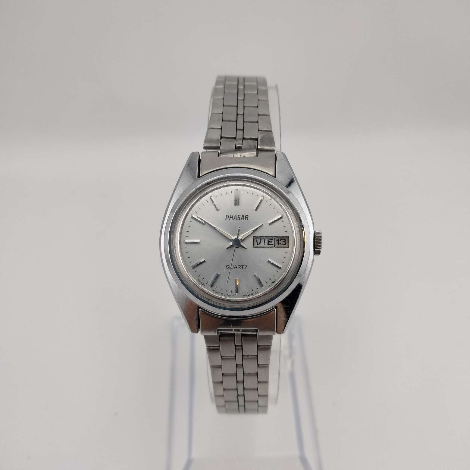I Like Mikes Mid Century Modern Watches Phaser Women's Silver Tone Watch, Round Dial, Date & Day Window, Bracelet Strap