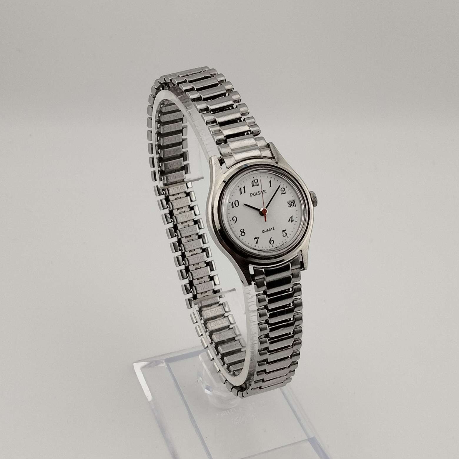 Pulsar Unisex Silver Tone Quartz Watch, Date Window, Stretch  display picture 1