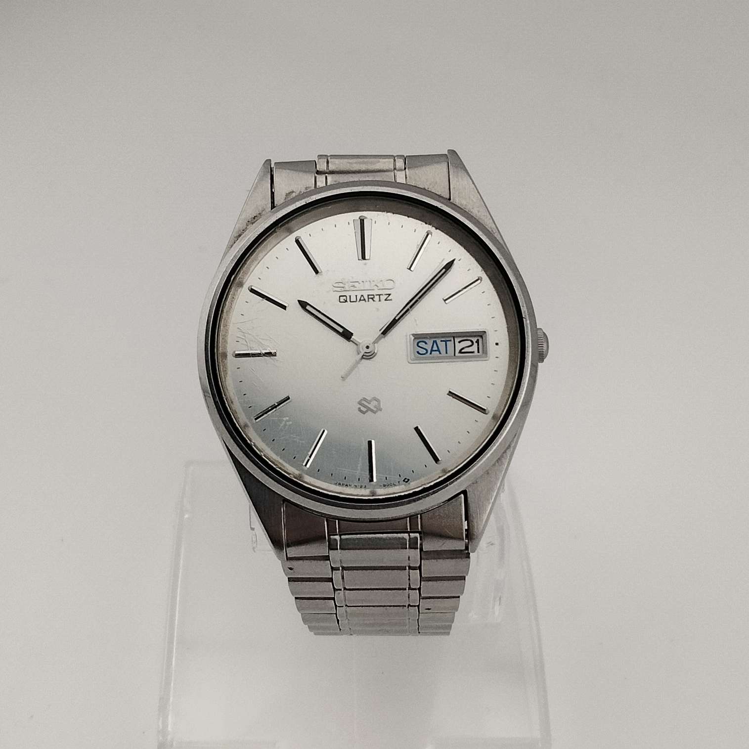 I Like Mikes Mid Century Modern Watches Seiko Unisex Silver Tone Watch, Circular Dial, Date Window, Bracelet Strap