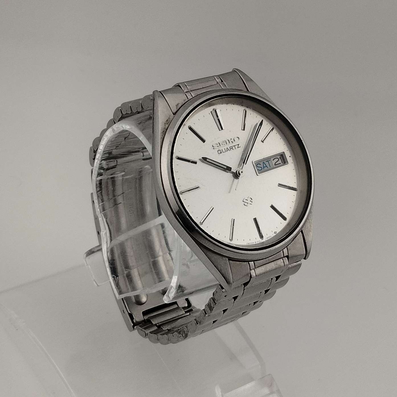 I Like Mikes Mid Century Modern Watches Seiko Unisex Silver Tone Watch, Circular Dial, Date Window, Bracelet Strap