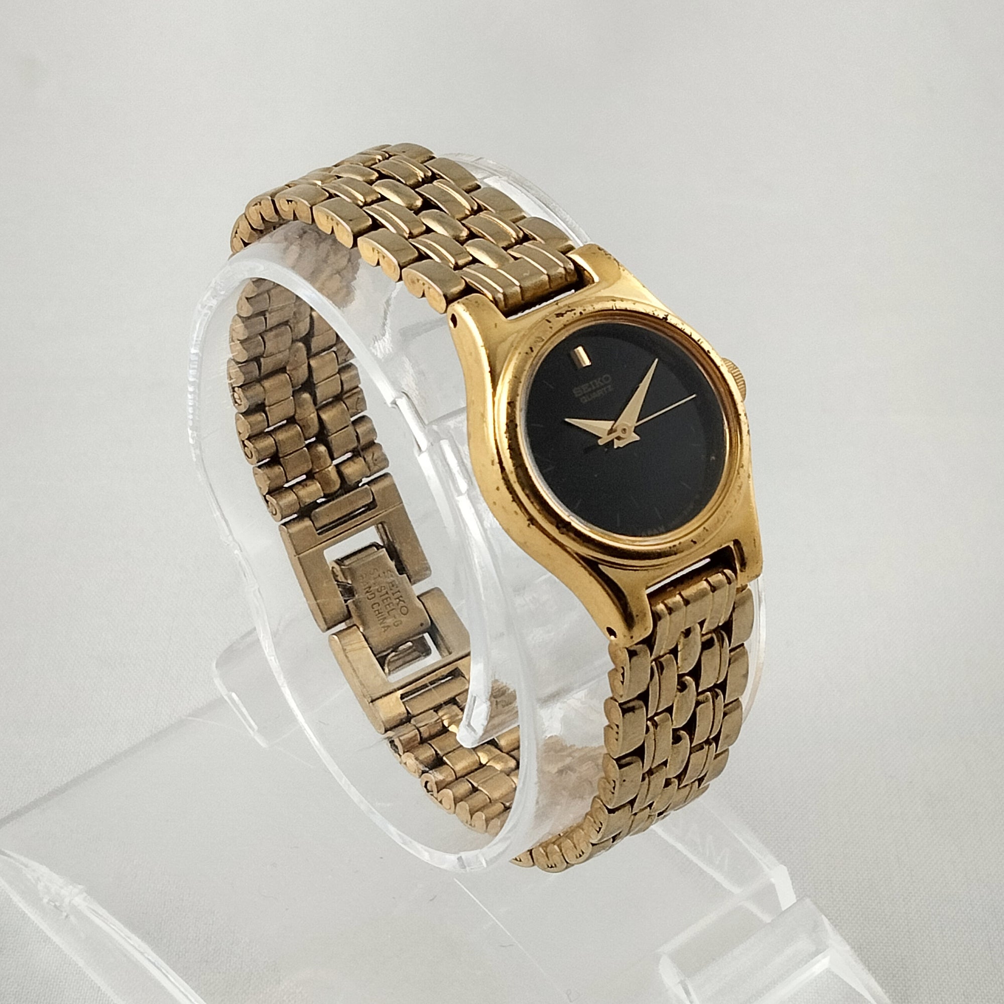 Vintage Seiko Women\'s Gold-Tone Bracelet Watch with Black Dial Seiko Women main image 2