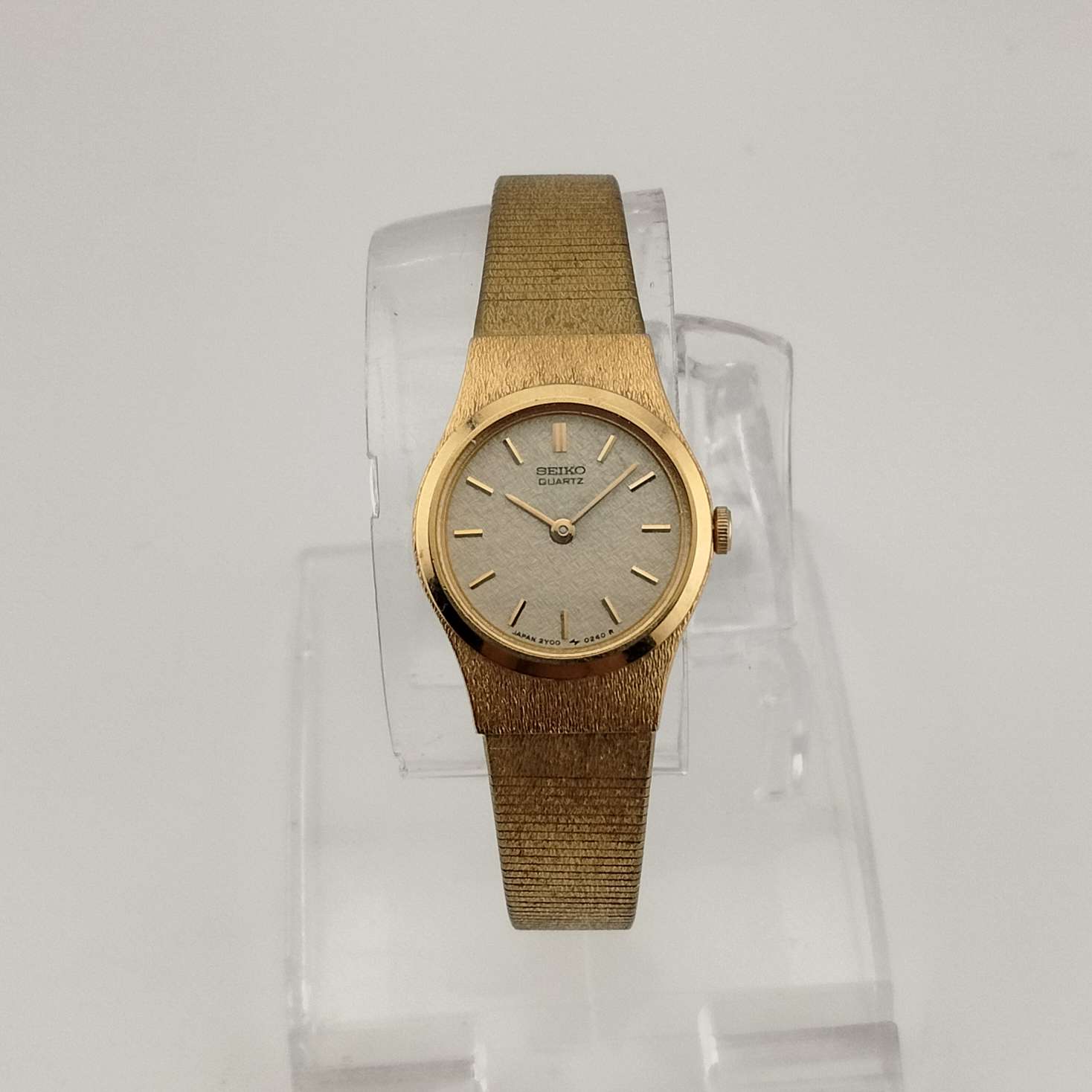 Seiko Women's Quartz Watch, All Gold Tone, Circular Dial, Bracelet Str