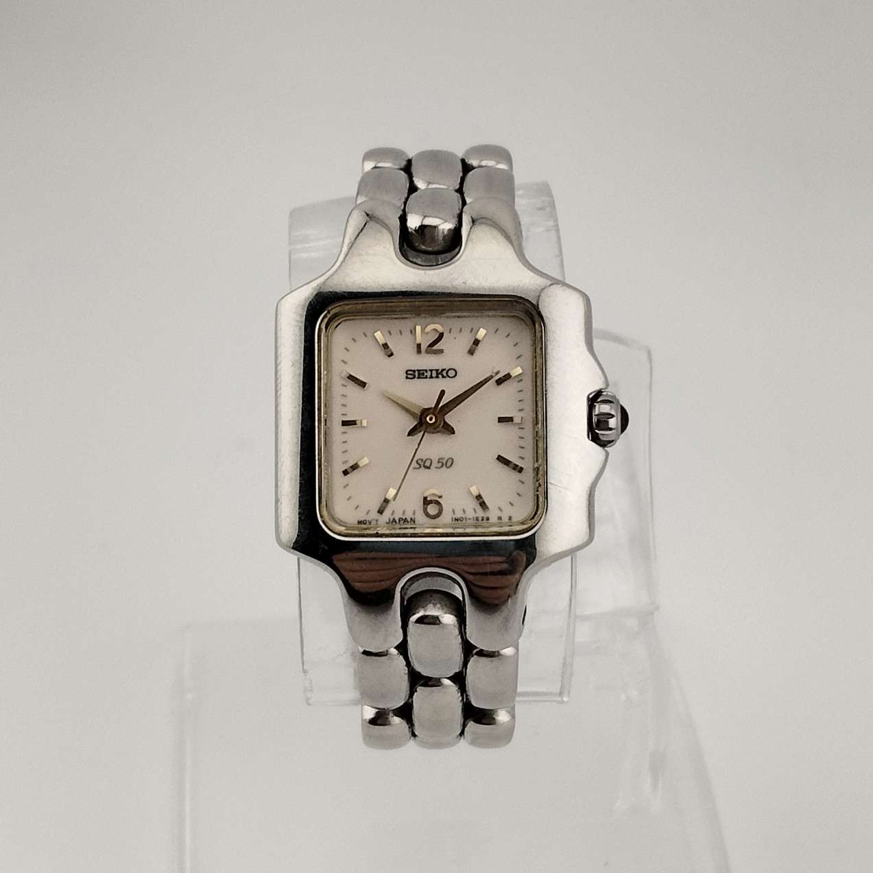 Seiko SQ 50 Vintage Ladies Watch Stainless Dial Two-Tone Bracelet Date Window Seiko SQ Watch 8223-5250 Two-Tone — White Dial (1981  main image 3